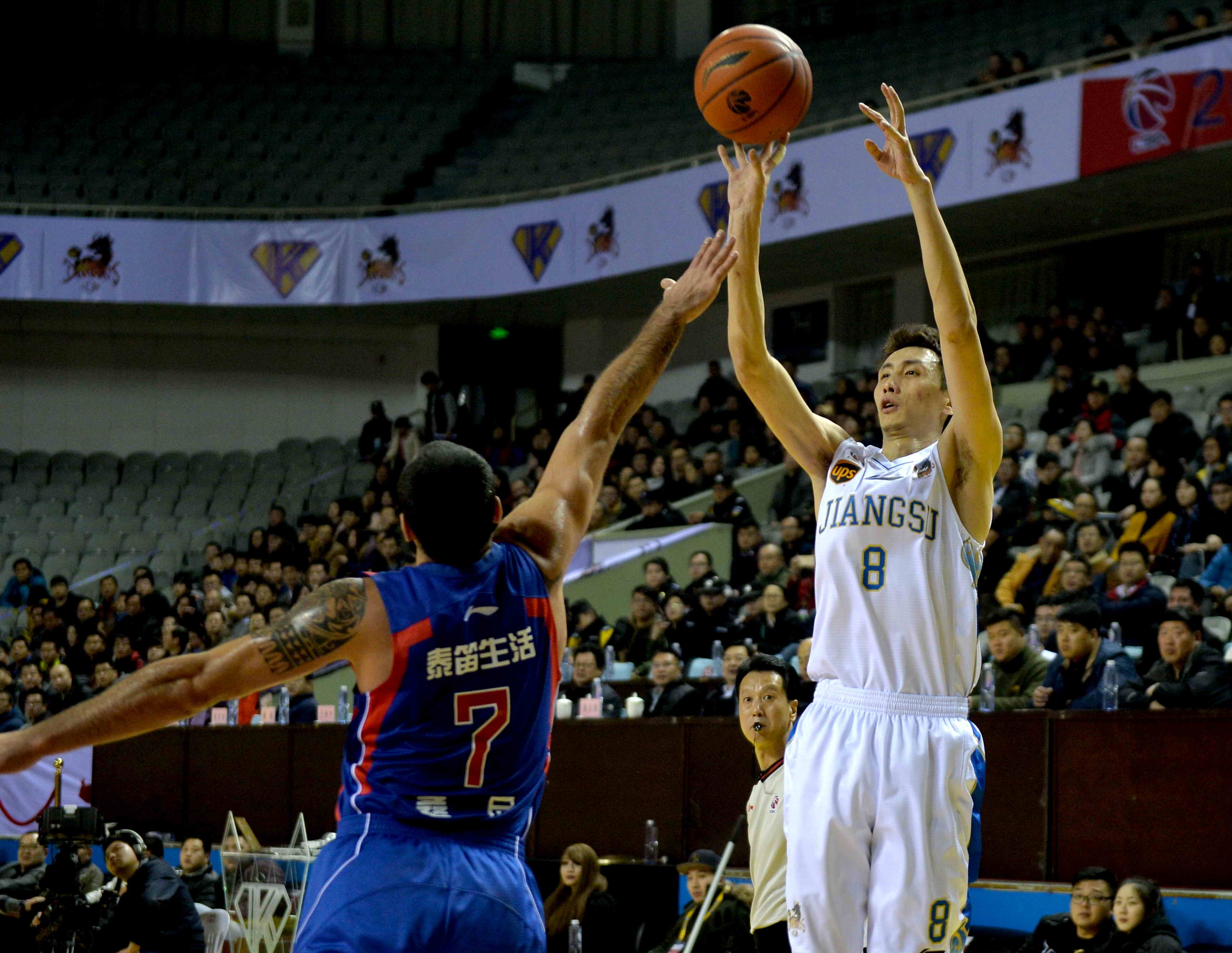 CBA 绝地求生！北京男篮客场94比92险胜广厦扳至2比3