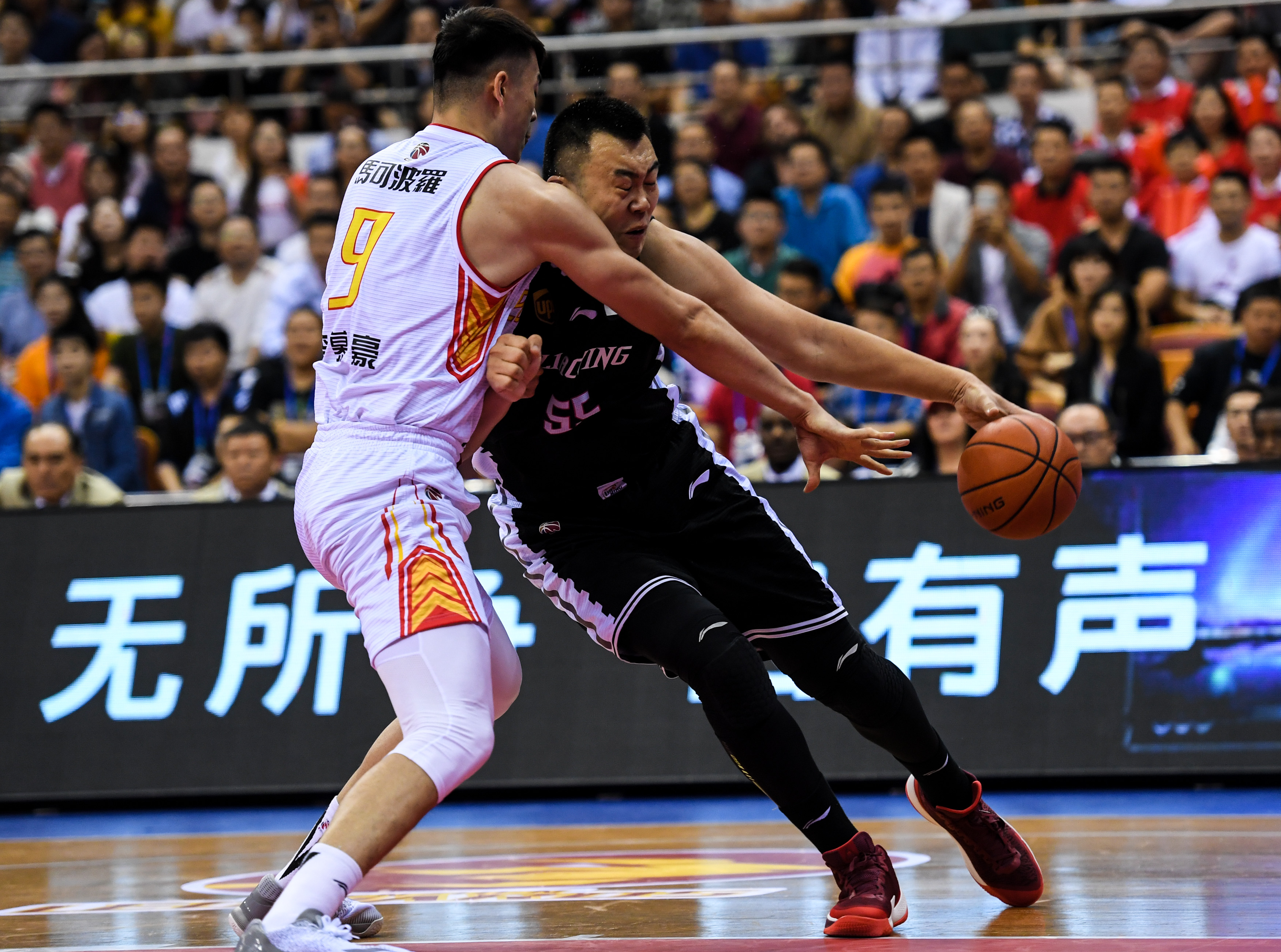 CBA俱乐部杯赛扩军南京队引进两大学生球员杨毅力挺易建联